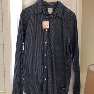 Gap men’s Sz. Large Blue and White Button DowN